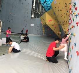 攀巖墻設施44