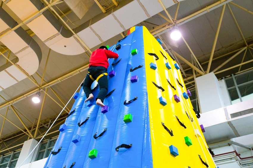 兒童攀巖墻設施