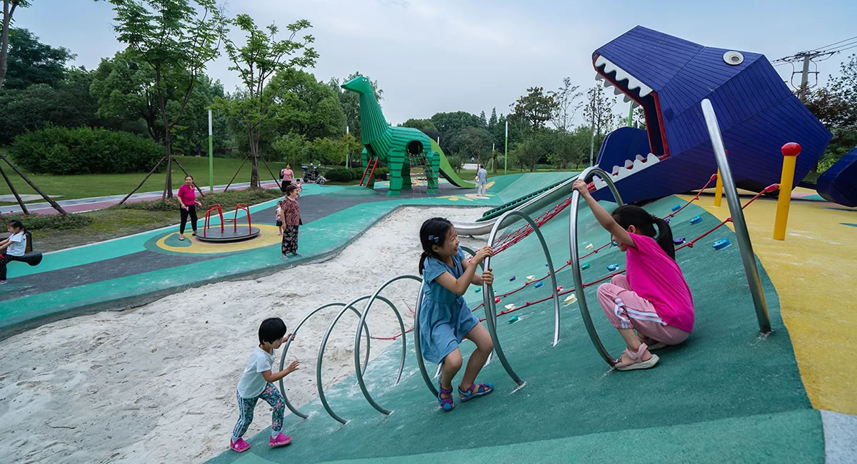 非標游樂設備廠家