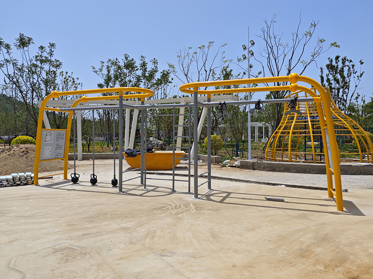 秋千設(shè)備廠家